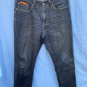 Slim Levi’s jeans